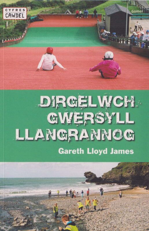 Llun o 'Cyfres Cawdel: Dirgelwch Gwersyll Llangrannog' gan Gareth Lloyd James
